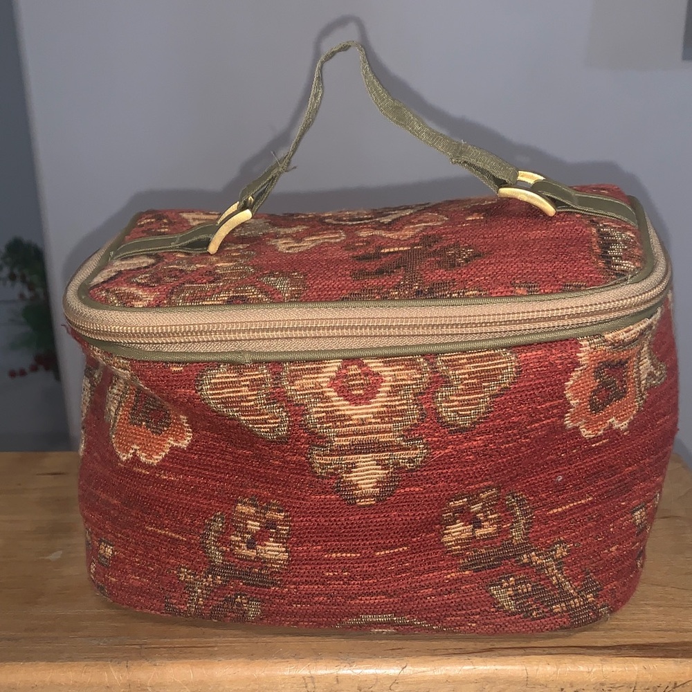 MAGGIE B Red Floral Women Makeup Bag